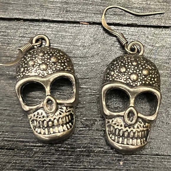 Sterling silver Skull earrings - Picture 1 of 2